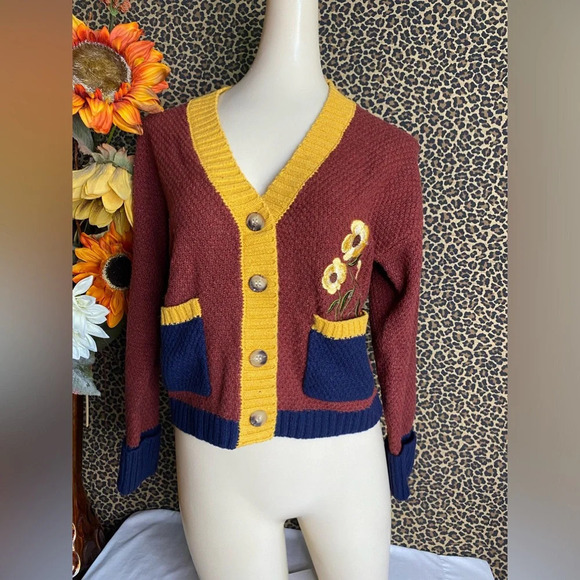 🦋B2G1🦋UNIQUE VINTAGE Flower Pocket 40's Cardigan Brown Navy NWT - Picture 4 of 10
